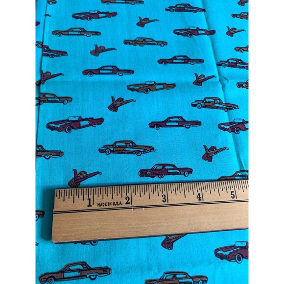 Retro Car Print Cotton Fabric 1/2 yard 44" wide Green & Red - Picture 3 of 5